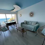 AZUR-Les pieds dans l\'eau-Vue sur Mer et Clocher de Collioure en toile de fond - WIFI - PARKING
