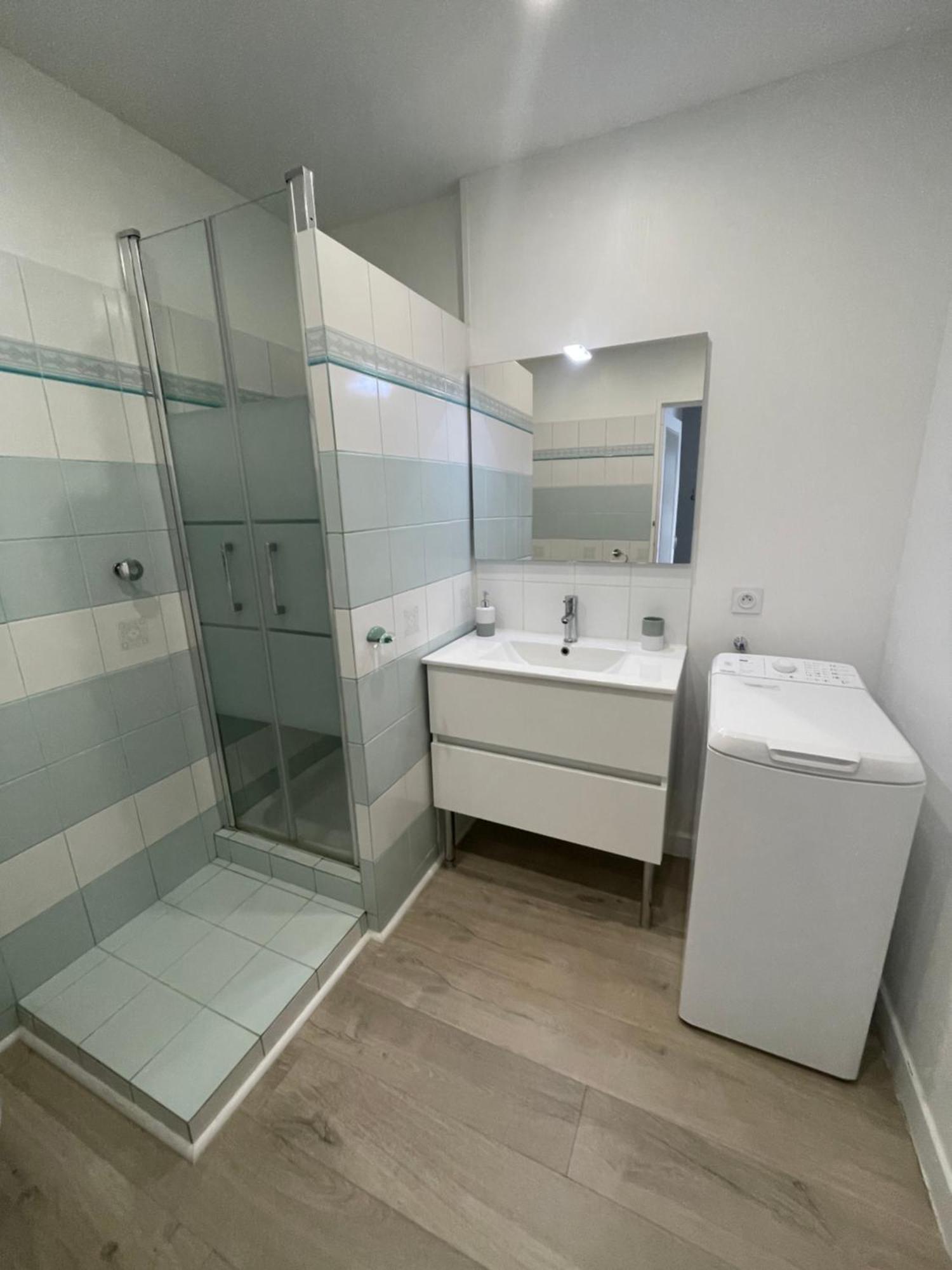 Appartement Azur-les Pieds Dans L'eau-vue Sur Et Clocher De En Toile De Fond - Wifi - Parking